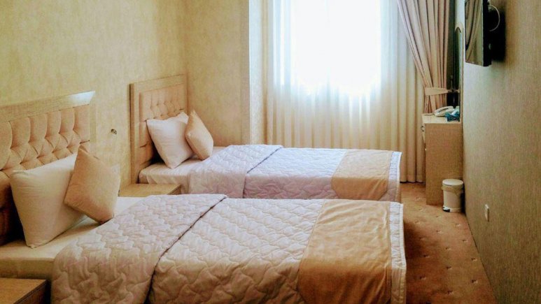 اتاق دو تخته توئین هتل آزادی تبریز